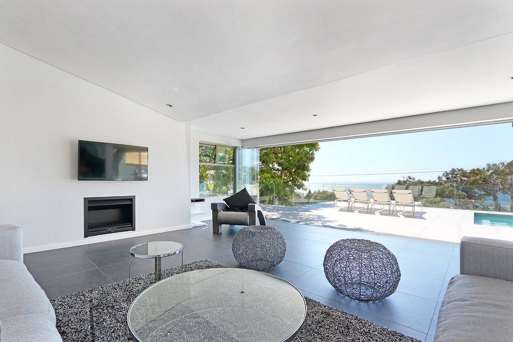 Valtameri By Totalstay Camps Bay Exterior photo