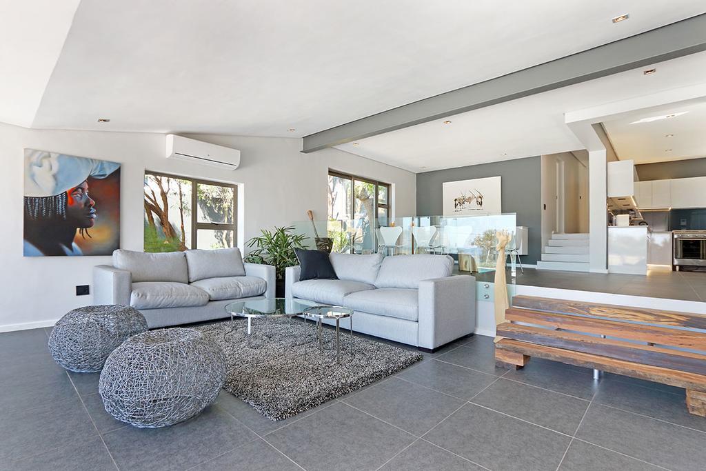 Valtameri By Totalstay Camps Bay Exterior photo